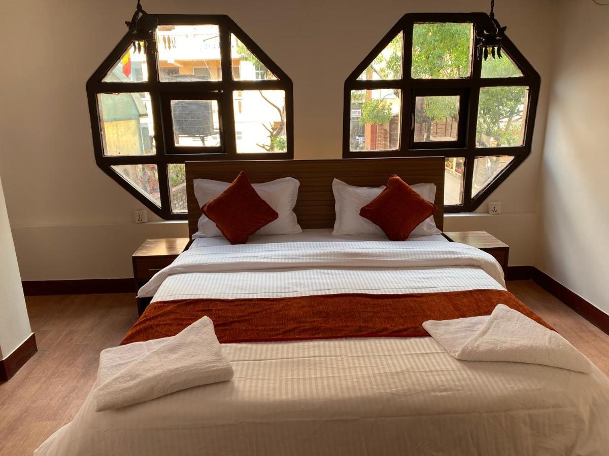 Hotel Pala Kathmandu Exteriör bild